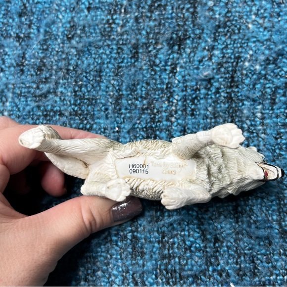 Terra by Battat Wolf Figure in White Grey - Picture 7 of 10